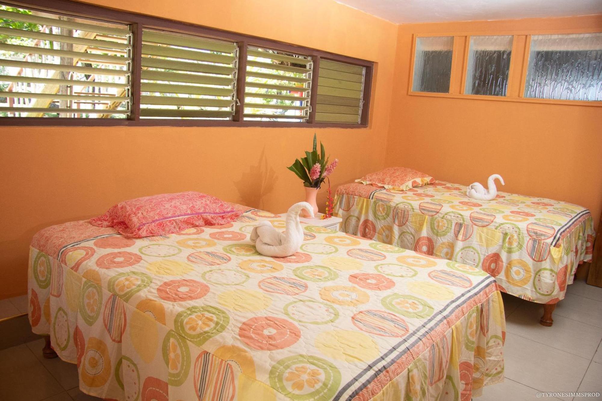 Strawberry Fields Together Robins Bay Luaran gambar